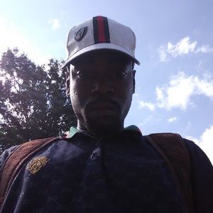 Meet your Posher, Derrick